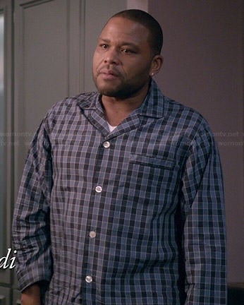 Andre's blue checked pajamas on Black-ish