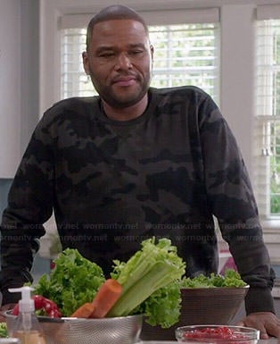 Andre's grey camo sweatshirt on Black-ish