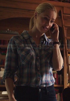 Cassie's blue plaid shirt on 12 Monkeys