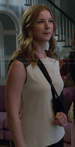 Emily's cream sleeveless top with leather shoulders on Revenge