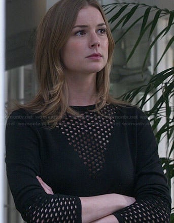 Emily's black mesh triangle sweater on Revenge