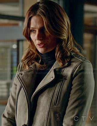 Beckett's light grey leather moto jacket on Castle