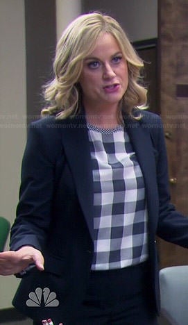 Leslie's black and white checked top on Parks and Recreation