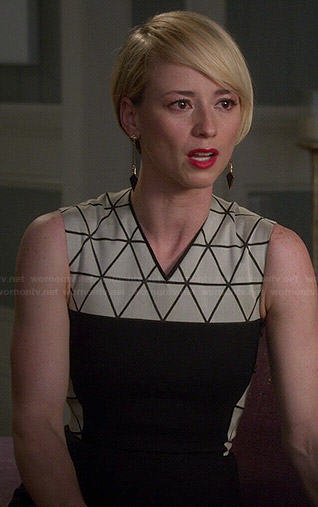 Margaux's black and white triangle print dress on Revenge