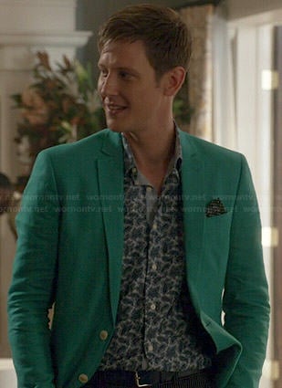 Nolan's blue paisley shirt and teal green blazer on Revenge