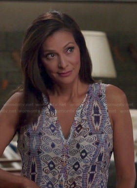 Regina's printed tie front top on Switched at Birth