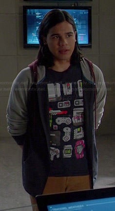 Cisco's game controllers t-shirt on The Flash