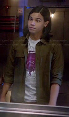 Cisco's purple illustrated graphic tee on The Flash