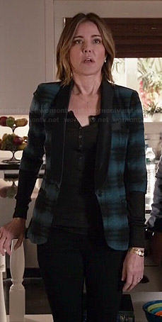 Ellie's blue and black striped blazer on Cougar Town