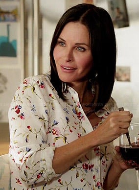 Jules's white floral print shirt on Cougar Town