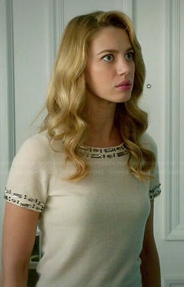 Petra's short sleeve sweater with beaded trim on Jane the Virgin