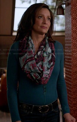 Regina's teal henley and printed scarf on Switched at Birth