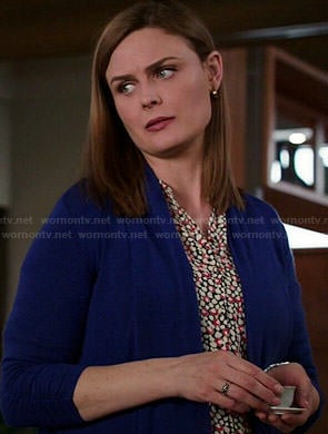 Brennan's heart printed top on Bones