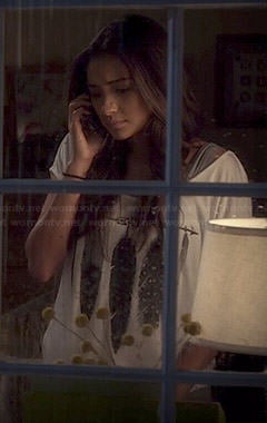 Emily's feather graphic tee on Pretty Little Liars