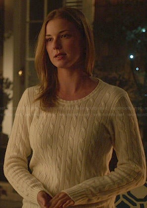 Emily's cream cable knit sweater on Revenge