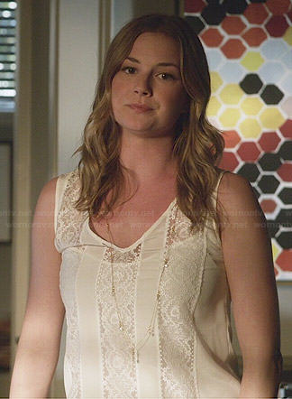 Emily's white v-neck lace inset top on Revenge