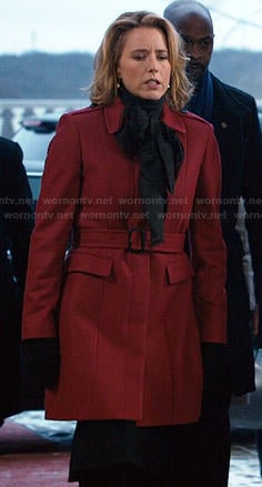 Elizabeth's red coat on Madam Secretary