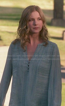 Emily's blue printed long sleeve blouse on Revenge