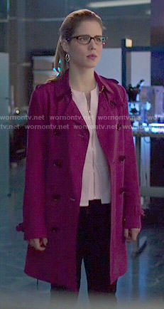 Felicity's magenta trench coat on Arrow