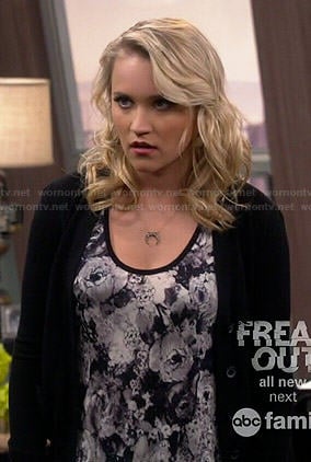 Gabi's black and white floral tank top on Young and Hungry