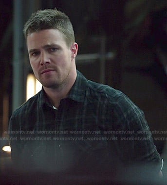 Oliver's black plaid shirt on Arrow