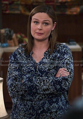 Brennan's blue printed top on Bones