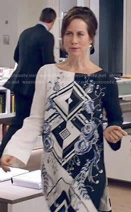 Diana's inverted floral print dress on Younger