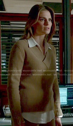 Kate's camel ribbed v-neck sweater on Castle