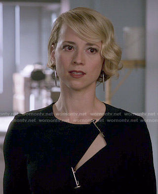 Margaux's black cutout dress with metal pins on Revenge