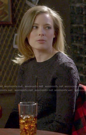 Britta's leaf print sweater on Community