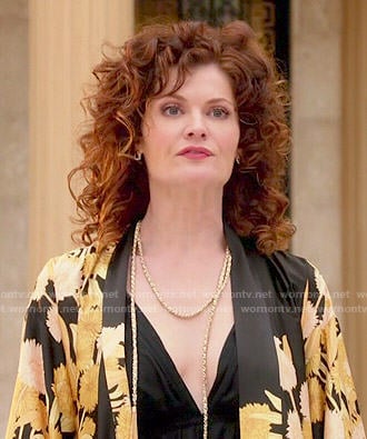 Evelyn's black and yellow floral robe on Devious Maids