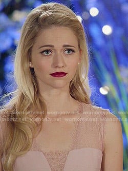 Anna's pink lace gown on UnReal