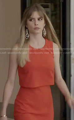 Brooke's red overlay dress on Scream