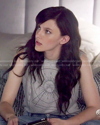 Layla's sun graphic muscle tee on Nashville