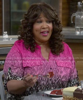 Yolanda's pink ombre leopard print blouse on Young and Hungry