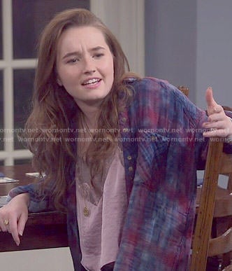 Eve's plaid shirt on Last Man Standing