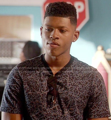 Hakeem's blue cracked print t-shirt on Empire