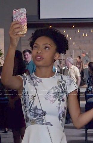 Zoey's mint floral cap sleeve dress on Black-ish