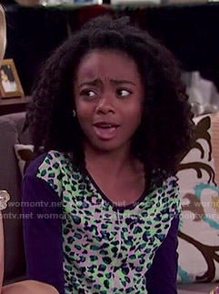 Zuri's navy and green leopard print top on Jessie