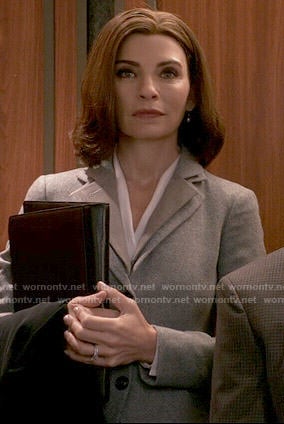 Alicia's grey blazer with layered collar on The Good Wife