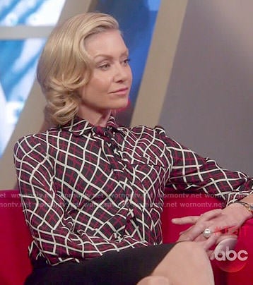 Elizabeth's checked blouse on Scandal