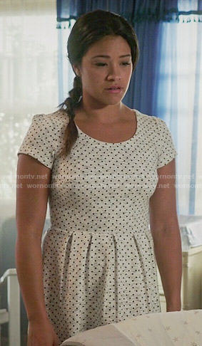 Jane's white polka dot pleated dress on Jane the Virgin