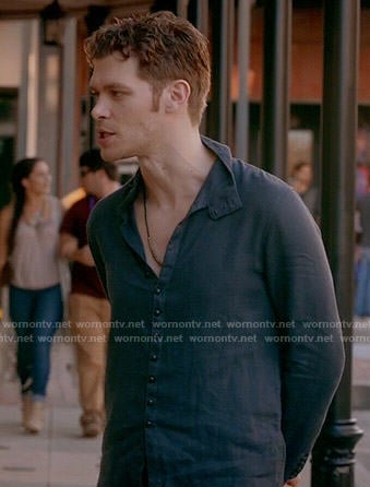 Klaus's navy button down shirt on The Originals