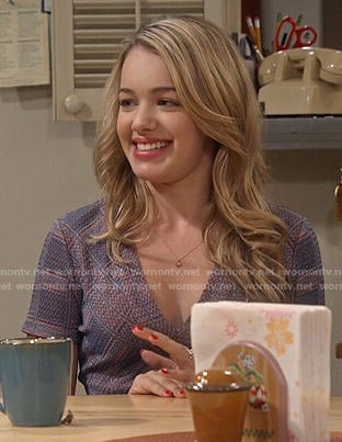 Violet's purple v-neck top on Mom