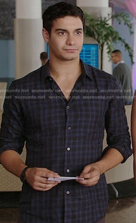 Walter's blue plaid shirt on Scorpion