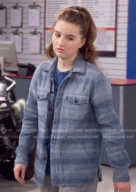 Eve's blue striped button down shirt on Last Man Standing