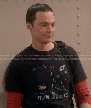 Sheldon's Astrosmash print t-shirt on The Big Bang Theory