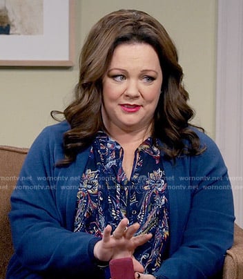 Molly's blue paisley top on Mike and Molly