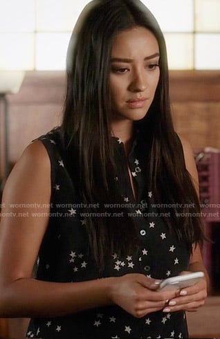 Emily's black star print shirtdress on Pretty Little Liars