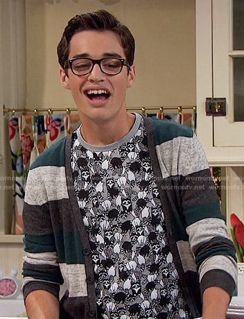 Joey's raccoon print t-shirt on Liv and Maddie